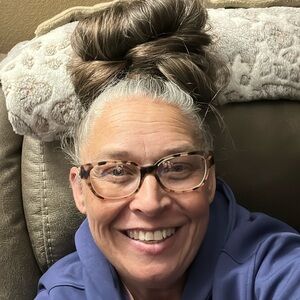 Meet your Posher, Rayna